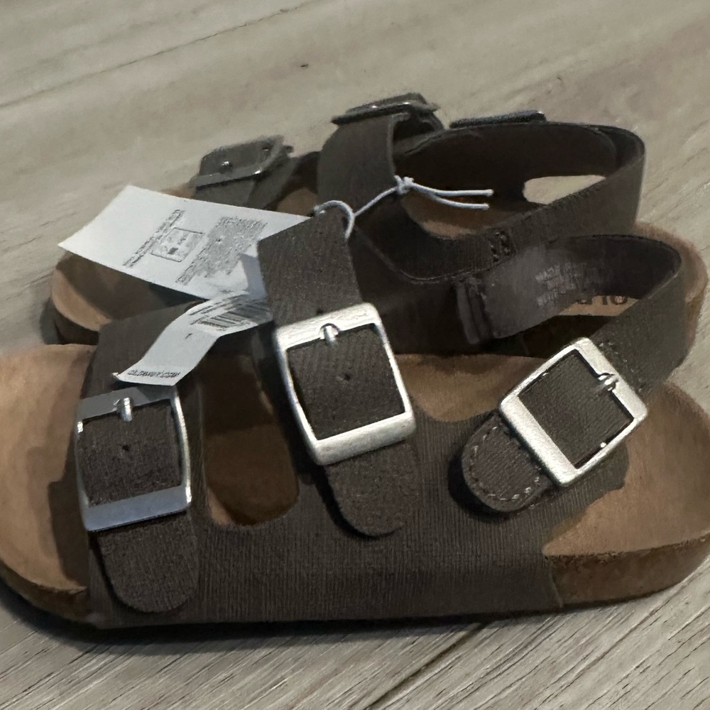 Old Navy Toddler Boy Dark Gray/Brown Sandals with Silver Buckles Size 7!!